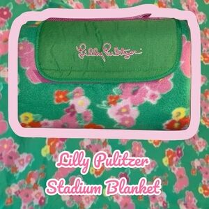 Lilly Pulitzer Stadium Picnic Beach Blanket Pink & Green Floral Green Bean